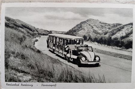 Sightseeing-Tour in den 1960er-Jahren quer über die Insel in die Dünenlandschaft im Inselosten.